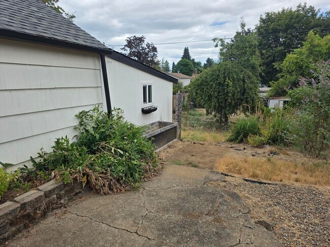 Photo - 1340 SW Hayter St