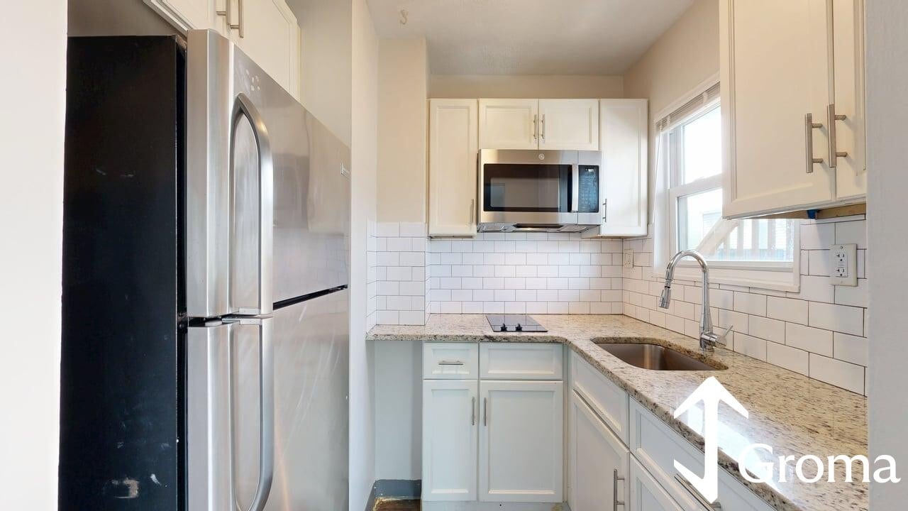 Photo - 296 Meridian St Unit 2