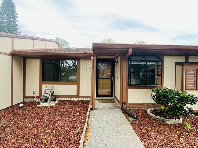 Photo - 202 Corkwood Ln