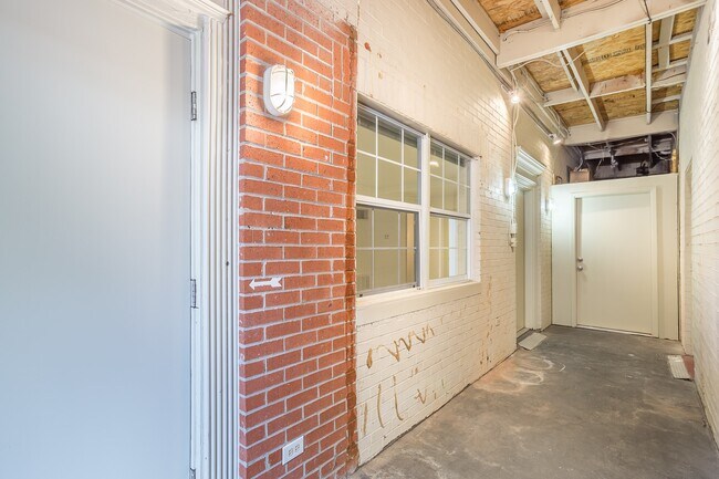 Photo - 1420 W Alabama St