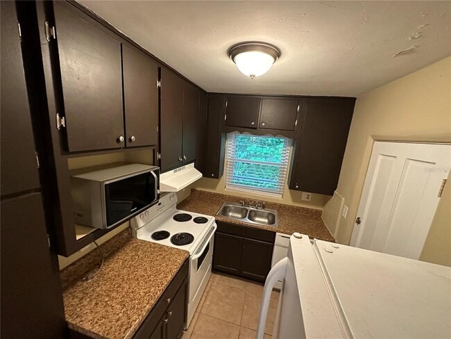 Photo - 1633 E Livingston St