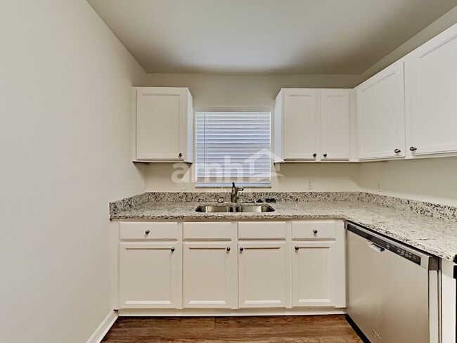 Photo - 1305 Cinda Ct