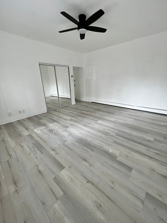 Photo - 6075 Franklin Ave Unit 243