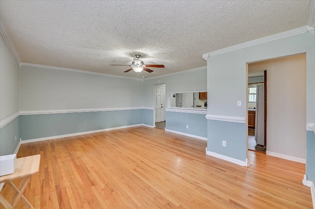 Photo - 103 Adams Ln