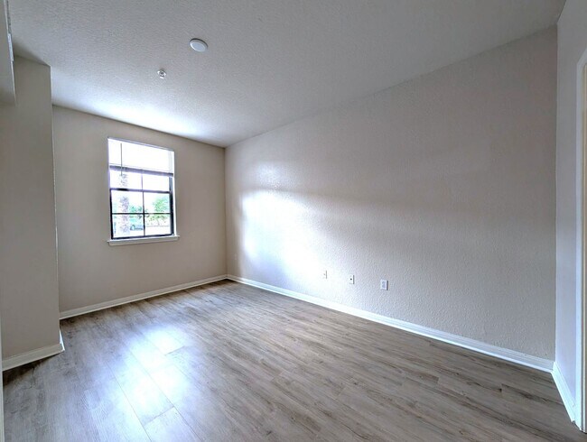 Photo - 1x1 Bright & spacious, convenient 1st floor unit. New flooring throughout, new washer/dryer & stove!