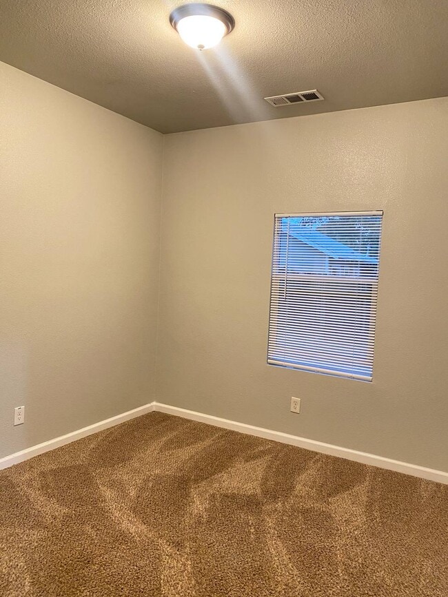 Photo - 205 N Park St