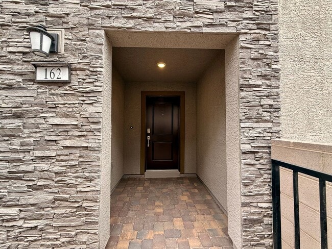 Photo - BRAND NEW 3 BED 2.5 BATH 2 BALCONY 2 CAR GARAGE TOWNHOUSE IN HENDERSON FOR RENT!!