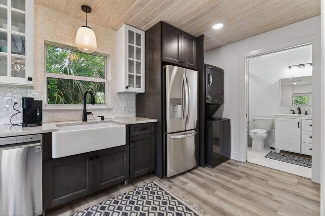 Photo - 608 SE 5th St