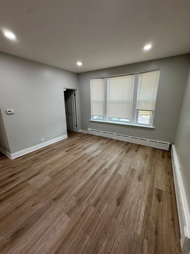 Photo - 4404 N Melvina Ave Unit 1R