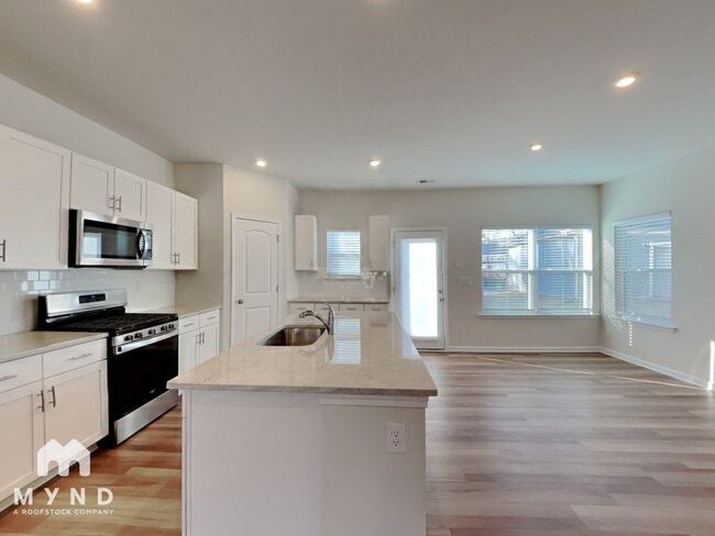 Photo - 9122 Ramsford Rd