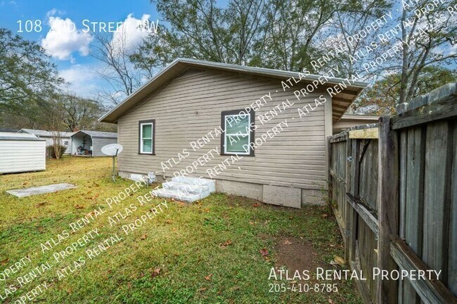 Photo - 108 2nd St NW