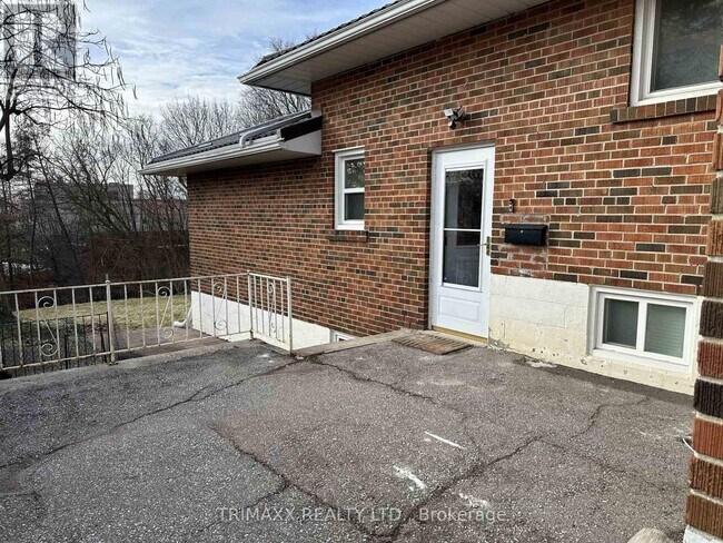 Photo - 93 Jeffcoat Dr