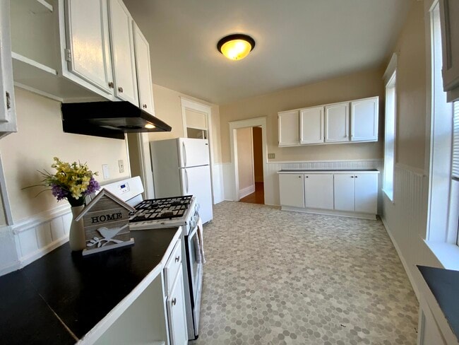 Building Photo - 690 Virginia St Unit 690
