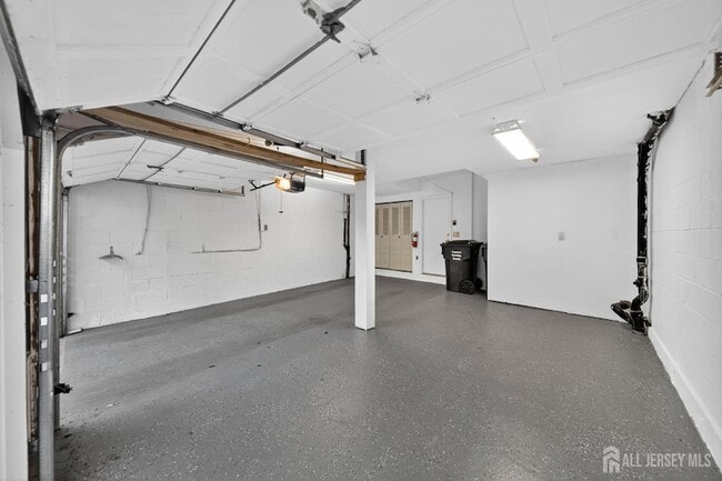 Photo - 1606 Madaline Dr