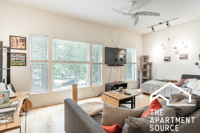 Photo - 1407 N Wicker Park Ave Unit 2