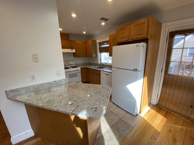 Photo - 10 Ashford St Unit 3