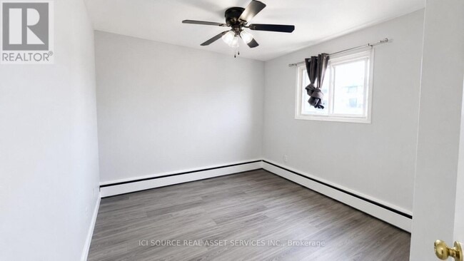 Photo - 333 Gibb St Unit 16