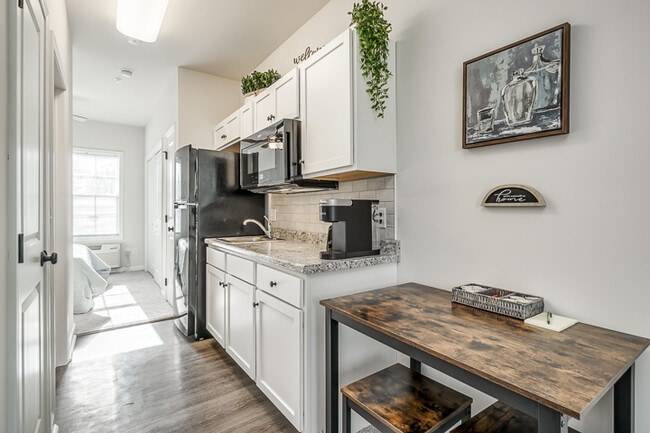 Photo - 195 W 12th St Unidad 102-1