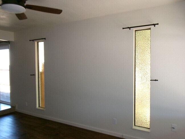 Photo - 9685-9687 Lake Natoma Dr Unit 9687