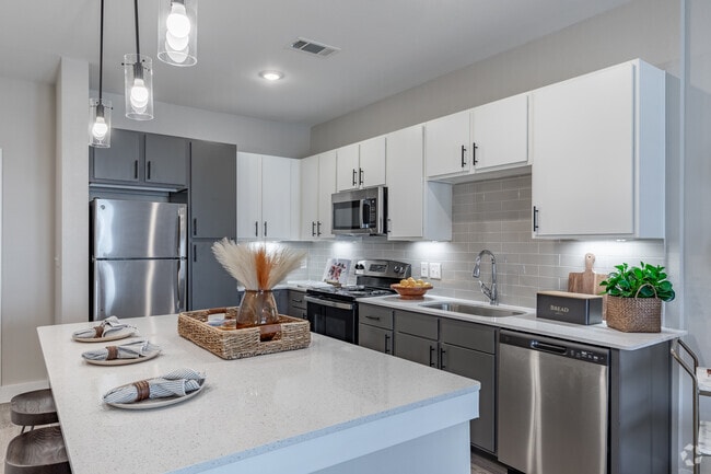 1BR, 1BA - 679 SF - Moderno