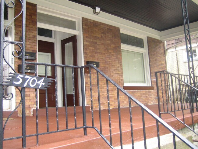 Photo - 5704 Darlington Rd Unidad 2nd Flr Apt Aug 1