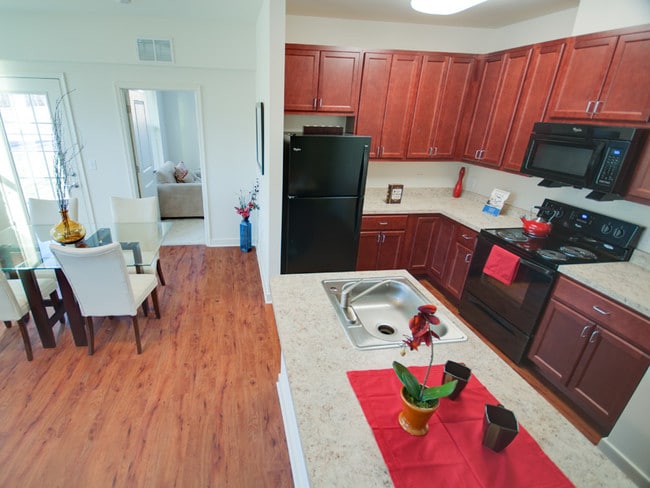 Building Photo - Riverwoods at Tollgate Rental