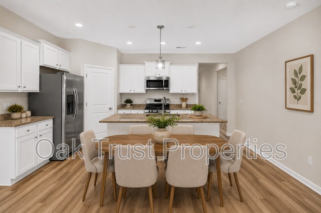 Photo - 216 Sarcoxie Rd