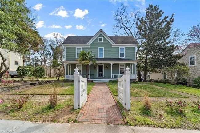 Photo - 917 Walker Ave