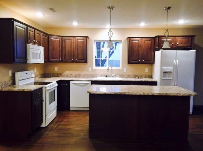 Photo - 441 6th St