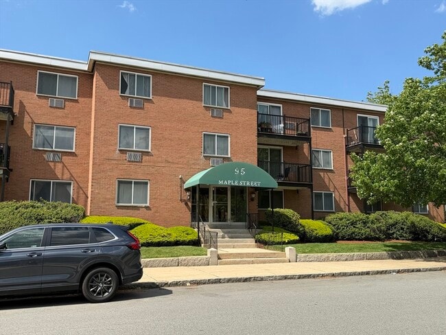 Building Photo - 95 Maple St Unit 2