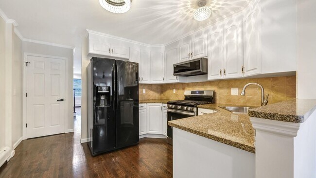 Photo - 1563 Anderson Ave