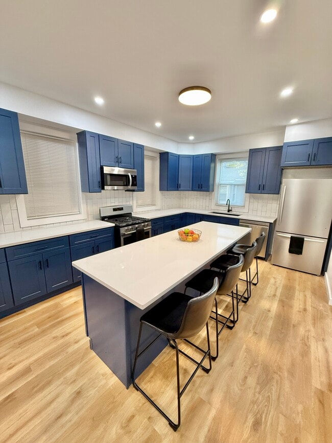 Photo - 3260 Reservoir Oval E