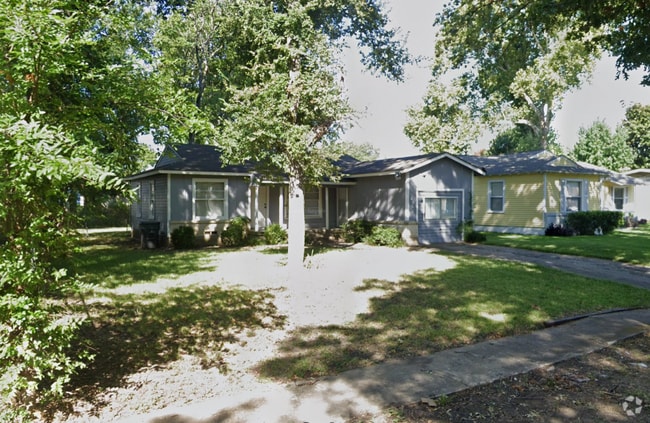 Building Photo - 4855 Elena St Rental