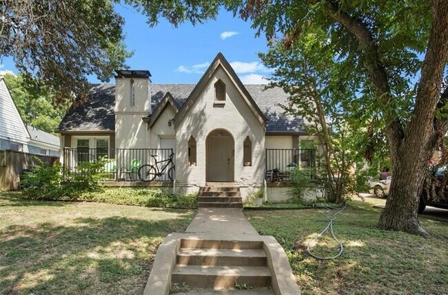 Photo - 5044 Pershing St House