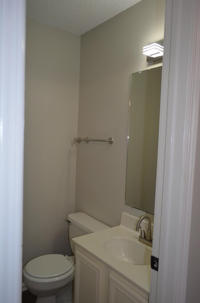 Photo - 145 Viking Dr