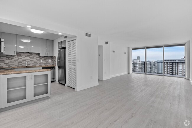 Building Photo - 1450 Brickell Bay Dr Unit # 1711 Rental