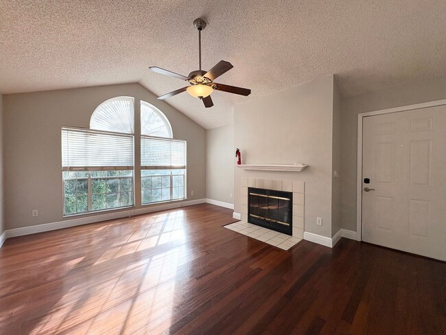 Photo - 690 Roaring Dr Unidad 390