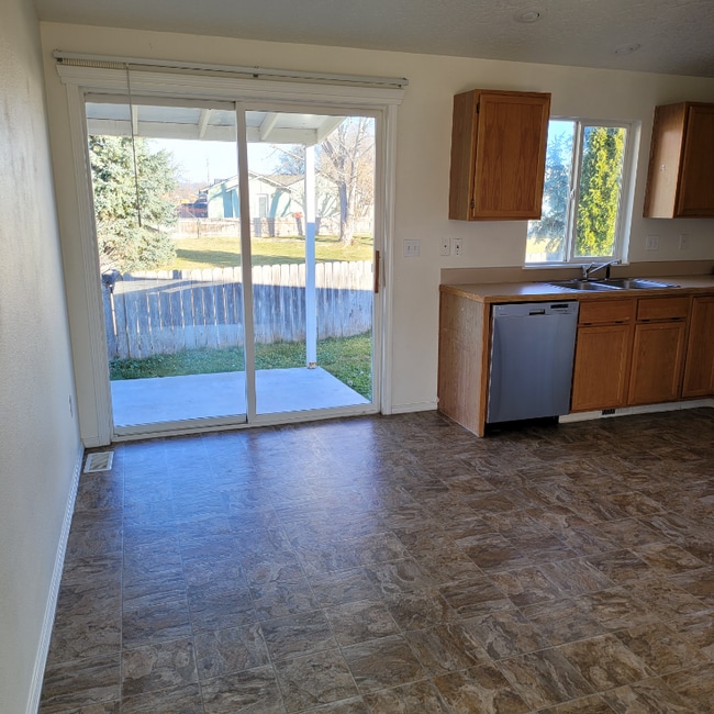 Photo - 1300 Florida Ln