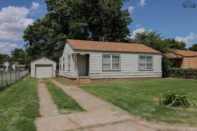 Photo - 1640 Hawes Ave