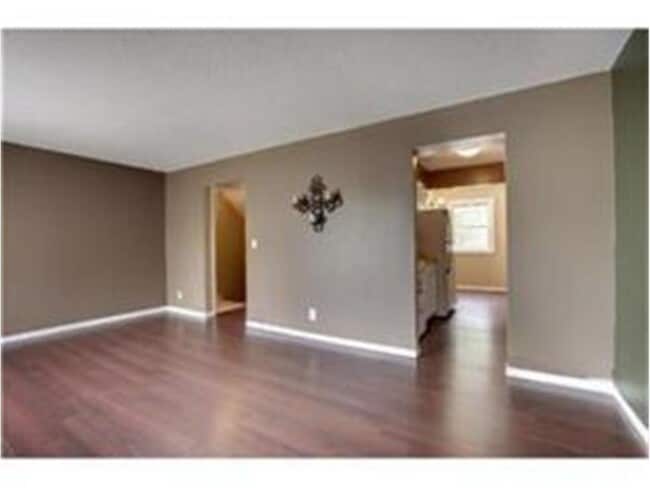 Photo - 1730 Merrimac Ln N