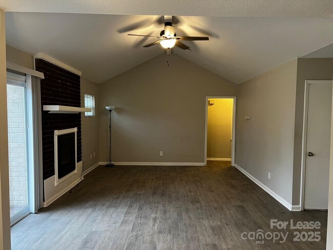 Photo - 4521 Regal Oaks Rd