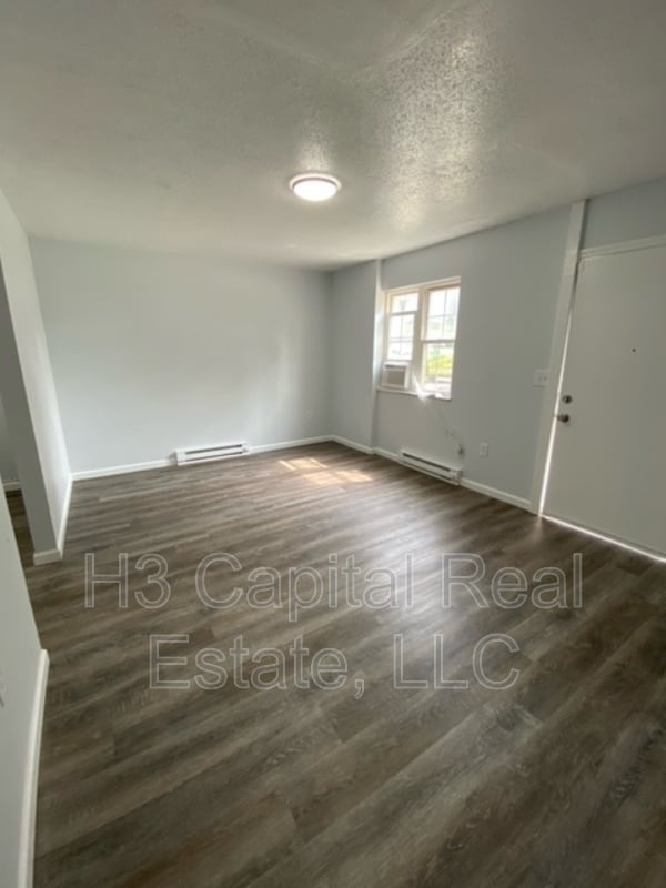 Photo - 119 S 8th St