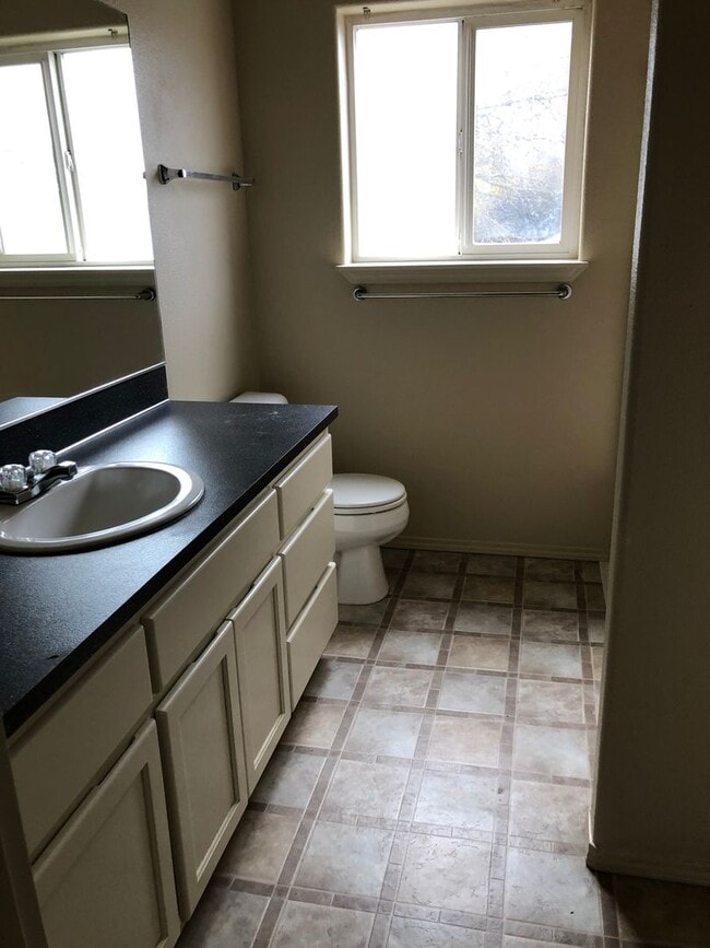 Photo - 3 Bedroom 2.5 bath house in Newberg