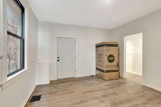 Photo - 1617 Westwood Ave Unit 1-1617 Westwood