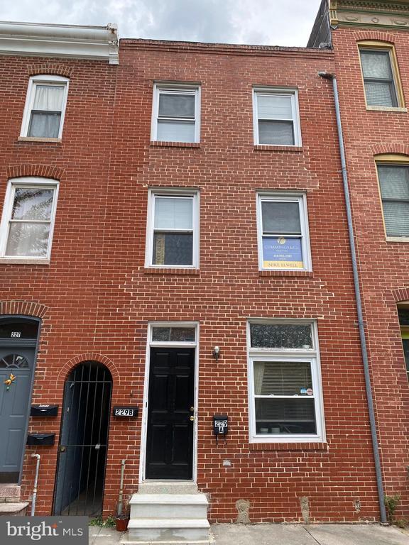 Building Photo - 229 S Ann St Unit APT. B