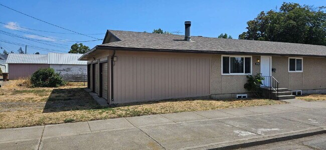 Photo - "Charming 3-Bed Duplex with Cozy Fireplace...