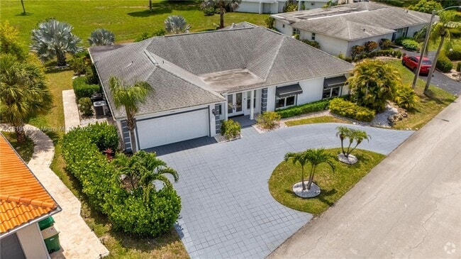 Building Photo - 4902 N Travelers Palm Ln Rental