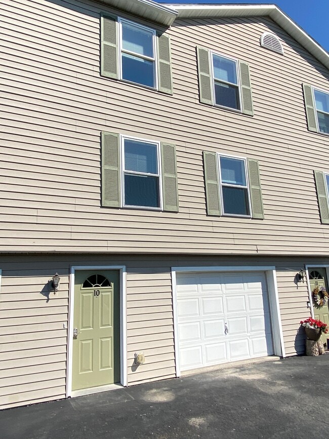 Building Photo - 204 Betsinger Rd Unit 10