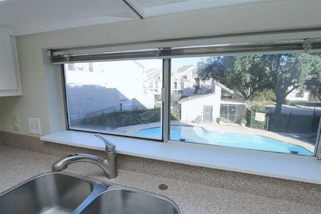 Building Photo - 10855 Meadowglen Ln Unit 732 Rental