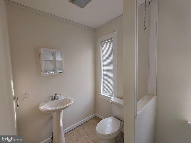 Photo - 509 Hallstead St